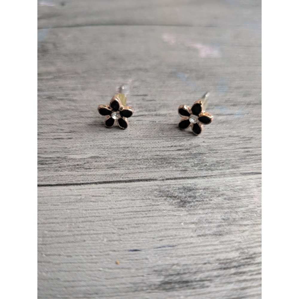 Black Enamel Flower Stud Earrings Rose Gold Tone Rhinestone Center Floral Dainty